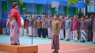 Khidmat Berbusana Adat Jawa, SKATUSA Peringati Hari Jadi DIY ke-271